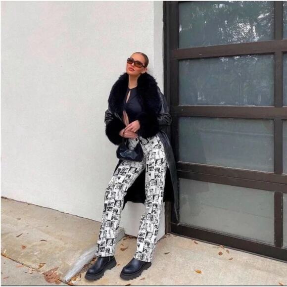 Reformation Newsprint Comic High Rise Straight Long Jeans - Size 26 - Picture 11 of 16